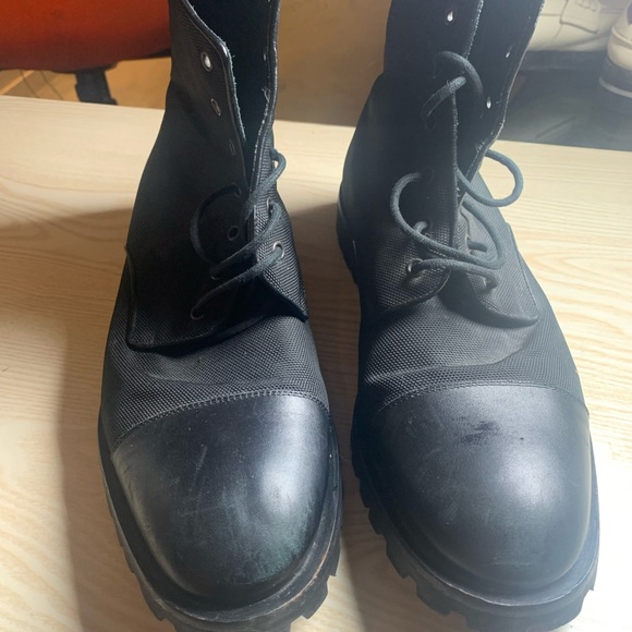 **For Sale: Beautiful Black Gucci Boots** - Picture 2 of 3
